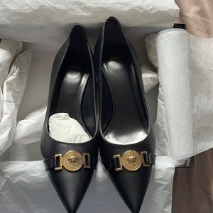 Versace short heel shoes size 8